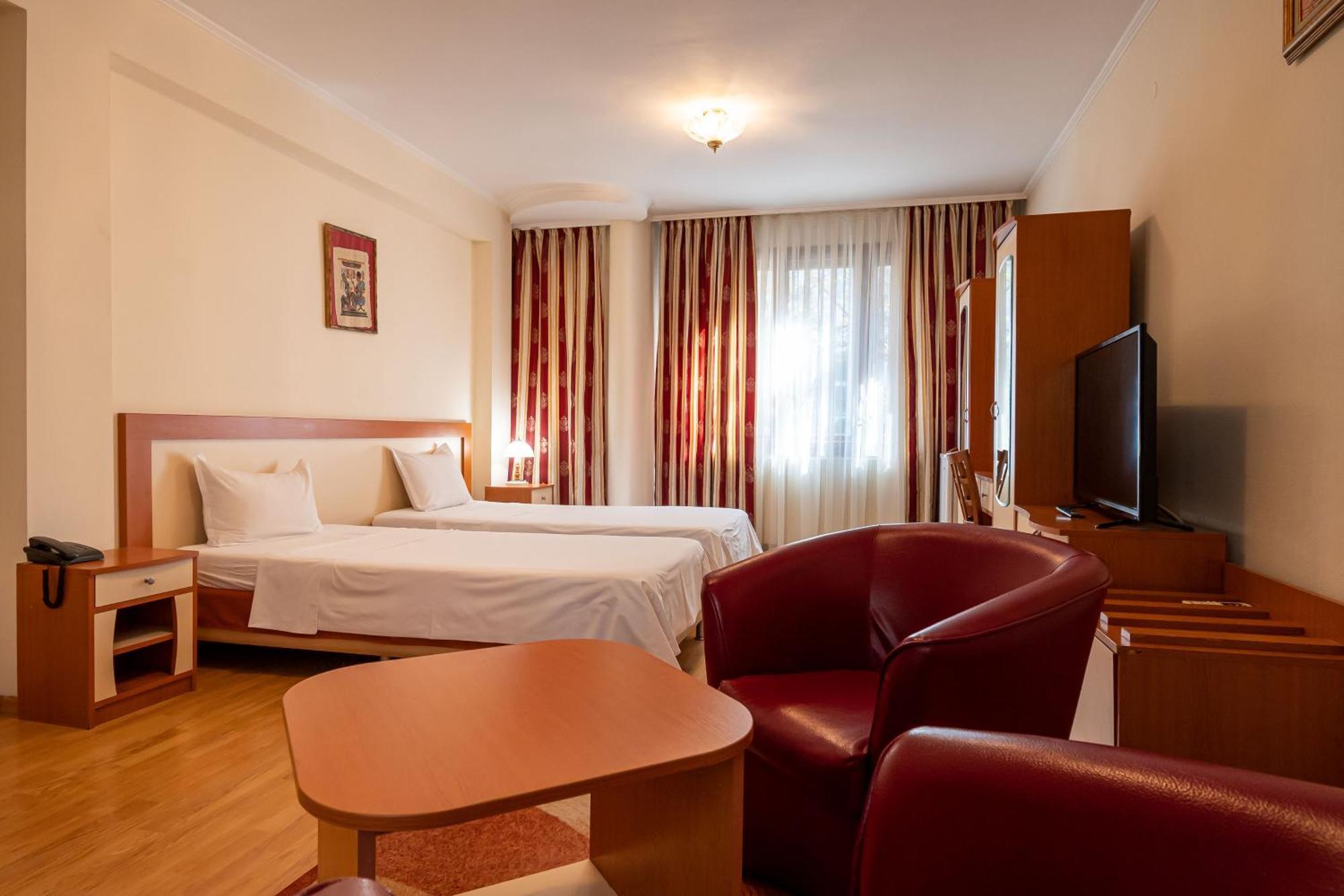 Primavera 1 Hotel Pazardzhik Exterior foto